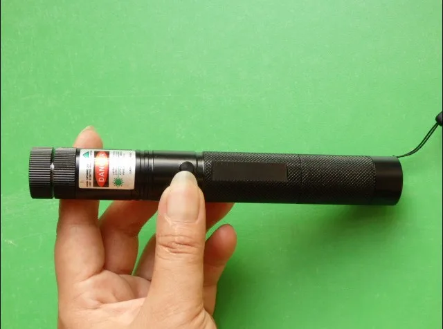 جديد AAA سلسلة المفاتيح القط الصغيرة متعة مؤشر لا بطارية المحمولة مؤشر ليزر أخضر LED التدريب الشعلة الحيوانات الأليفة القط دغدغة لعبة مصباح يدوي