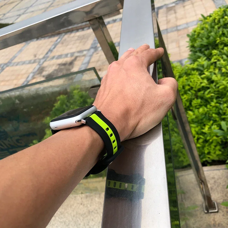 Bracelet de Sport en Silicone pour Apple Watch, 45mm 41mm 49mm 44mm, série iWatch Ultra 8 7 6 5 4 SE 3, bande de caoutchouc pour l'extérieur