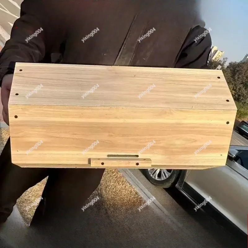 Insulated Hanging Bee Box Natural Honeycomb Beehive Beekeeping Equipment