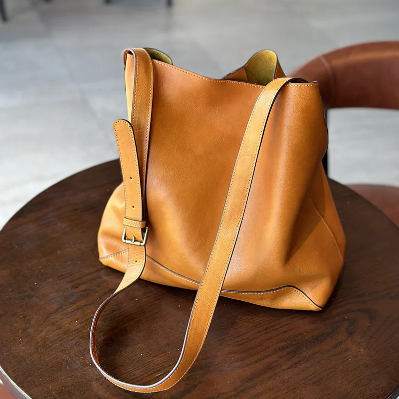 Genuine Leather Bucket Bag Vegetable Tanned Cowhide Leather Crossbody Shoulder Bag Retro Designer Bag Big Capacity for Shopping