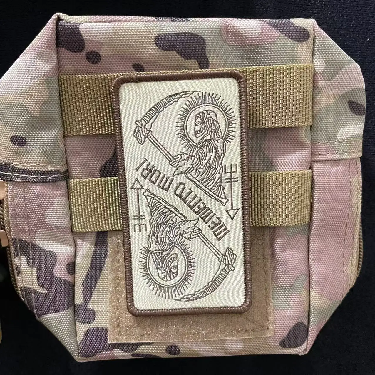 Memento Mori Embroidery Patch Hook & Loop Morale Badges Outdoor Backpack Tactical Patches Skull Clothing Applique Punk Patch