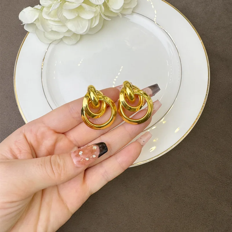 3D Geometric Earrings Women's 24K Gold AU999 - Sharp geometric shape, layered 3D design, women's 24K gold style