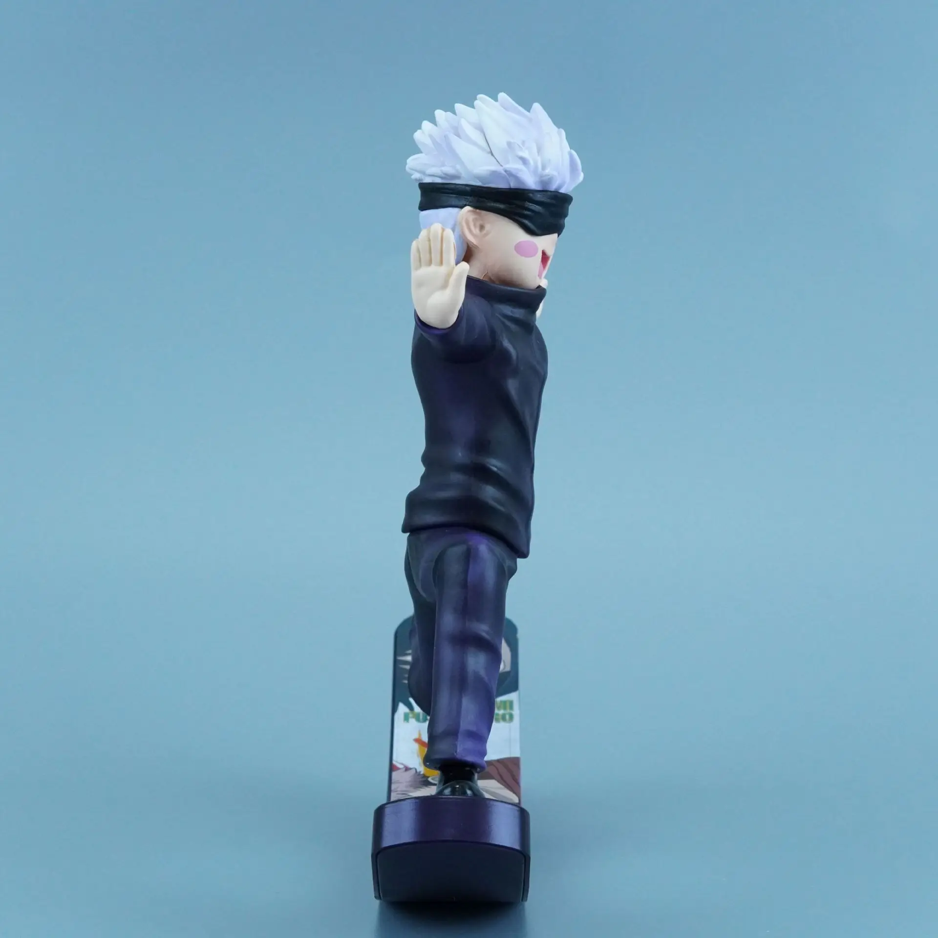 

Jujutsu Kaisen Premium Swaying Figure Gojo Sitting Car Ornament Decoration Factory Direct