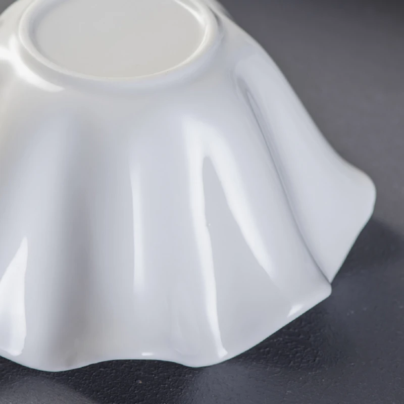 Flower-shaped Decorative Plate White Ceramic Irregular Fruit Bowl Special Sushi Dessert Salad Bowl Kitchen Decorative Tableware