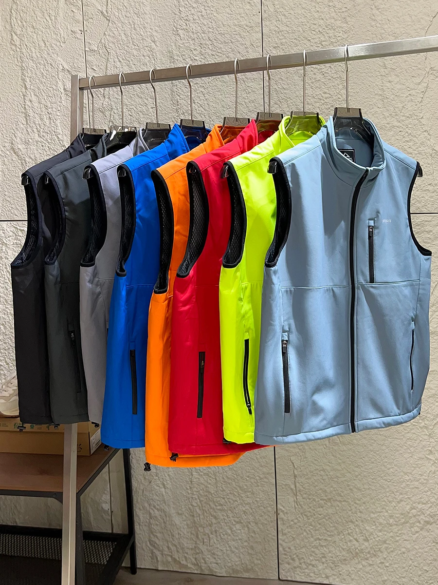 

Waterproof Windproof Breathable Outdoor Sports Soft Vest Unisex Autumnal Tailored Goods Fleece Lined Zipper Closure