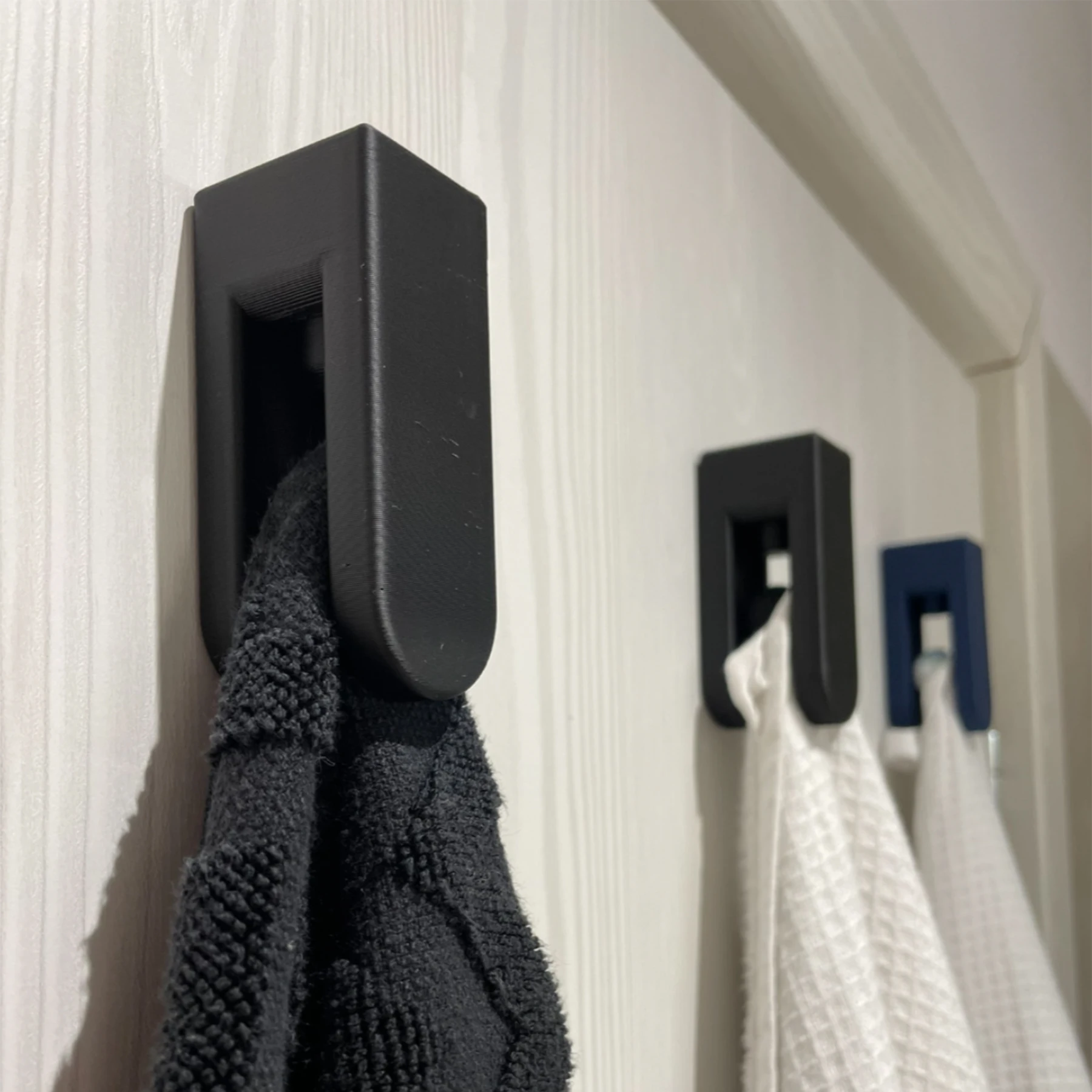

Creative towel rack for face towels, no punching bathroom mirror cabinet door hook, towel storage clip for hand towels