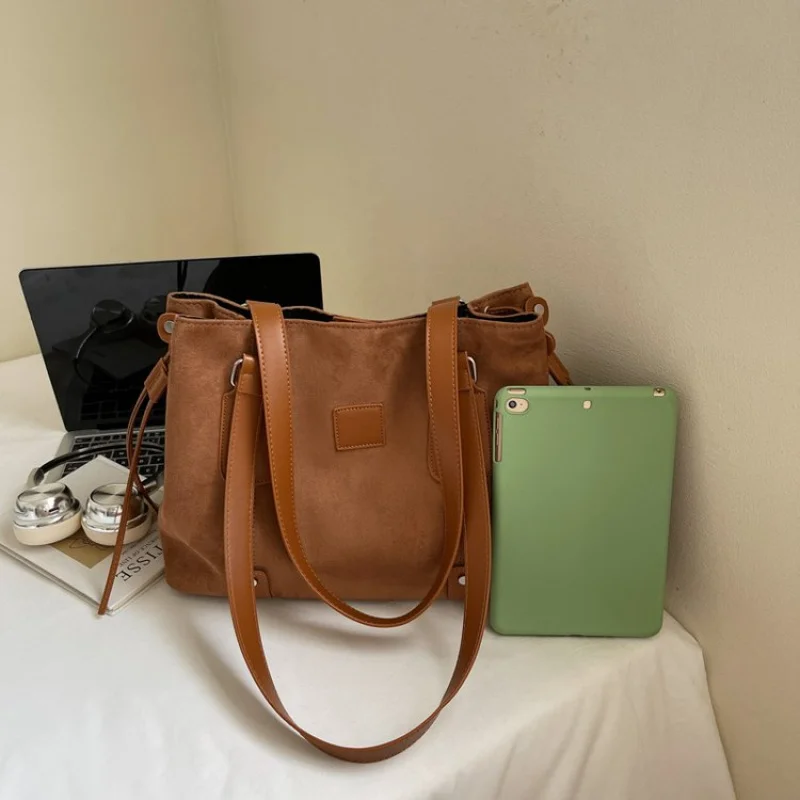 

2025 New High-end Luxury Brand Ladies Leather Shoulder Bag Famous Designer Paris Elegant Simple Style Premium​