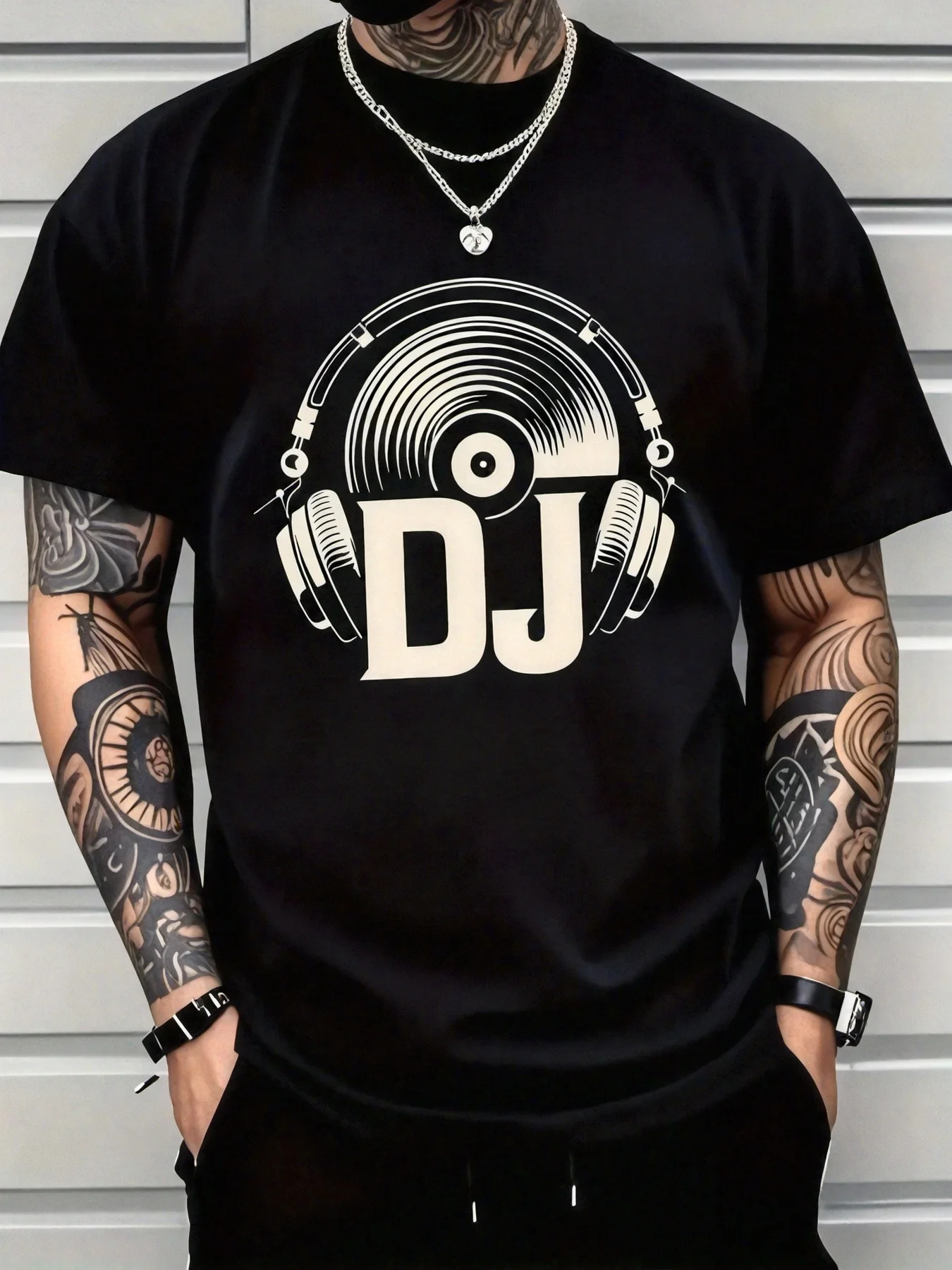 Men's DJ Headphones & Vinyl Record T-Shirt - Music Producer Tee with Headphone Earpiece & Turntable Print, Casual Crew Neck Short Sleeve Top Suitable for Gym, Training, Streetwear for Music Lovers