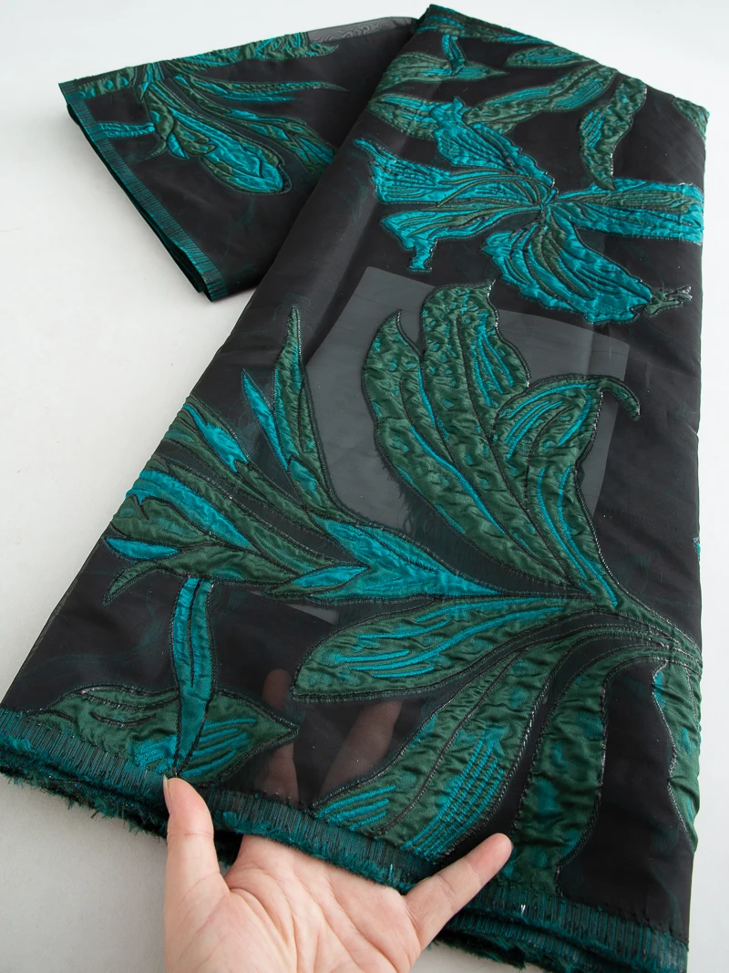 Luxury 2025 High Quality French Jacquard Brocade Lace Fabric Nigeria Gilding Lace Fabric for Women Party Wedding Dresses TY4614