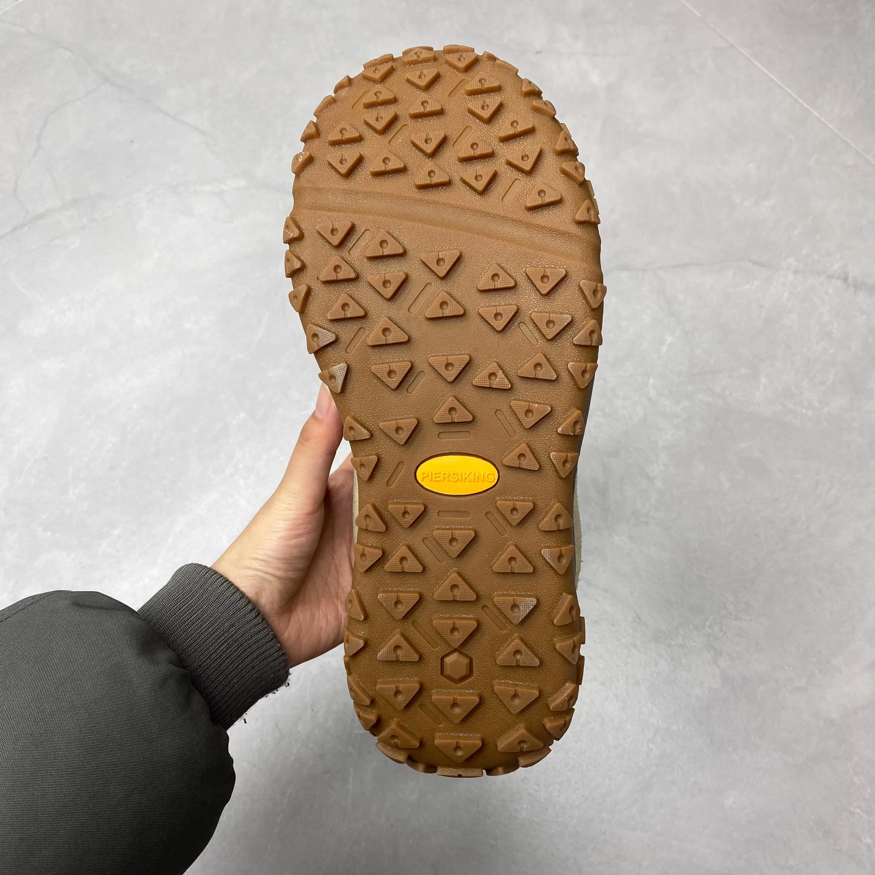 2025 New Hot fashion casual simple sports shoes, breathable and comfortable design Suitable for couples Suitable for all kinds o