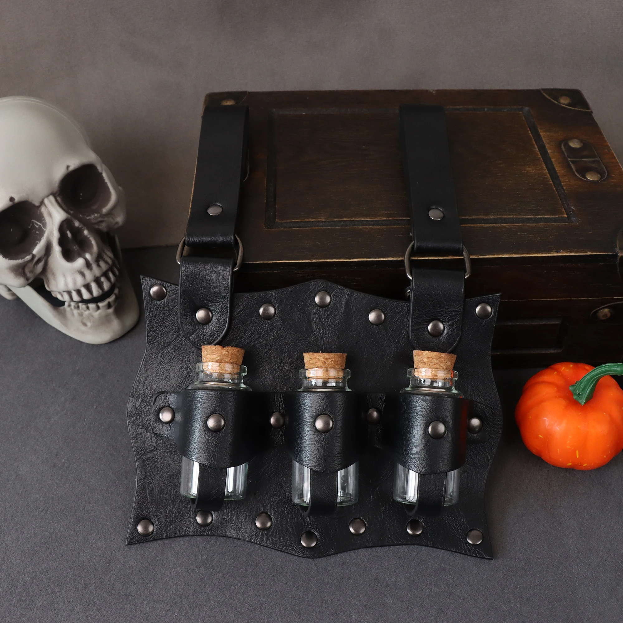 

Medieval Embossed Alchemy Imitation Belt Buckle Belt with 3 Cork Bottles Halloween Fantasy Wizard Potion Bottle Belt Accessories