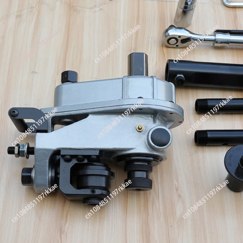 RG-2M Manual Grooving Roller Component 1 