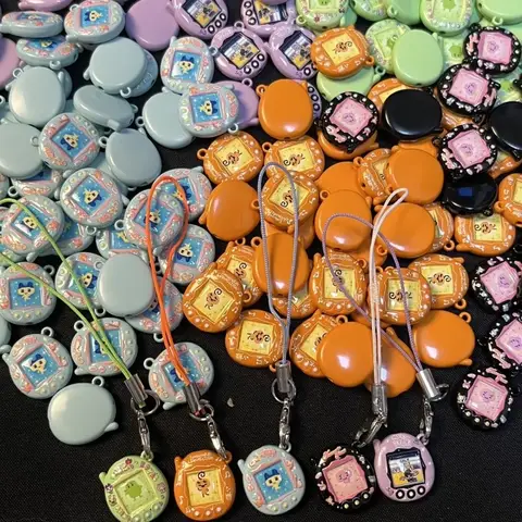 Mini colgante kawaii Tamagotchi, diseño electrónico de mascota, colgante móvil Original hecho a mano, juguete, regalo de festival para niñas