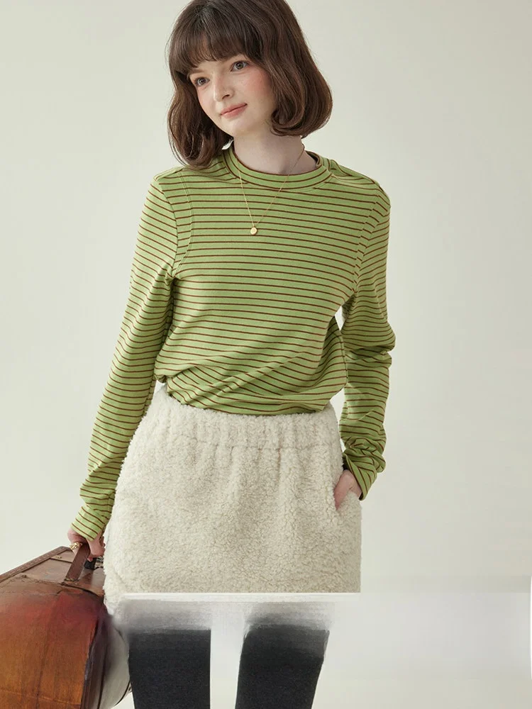 

AMUU Оригинальная женская футболка с длинным рукавом, в полоску, с закругленным низом, зимняя модная повседневная свободная модель с круглым вырезом