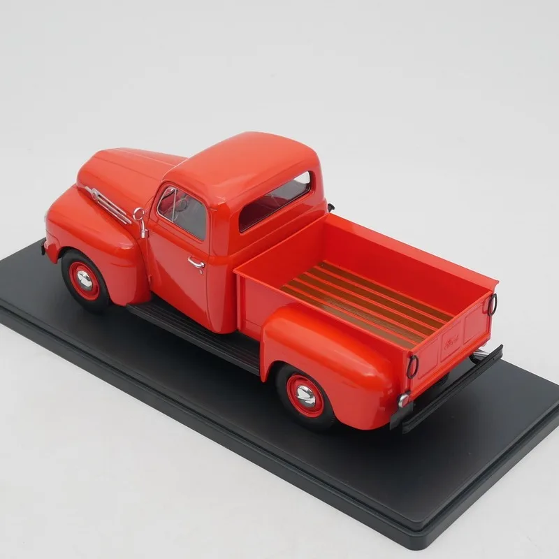 1:24 Scale Ford Pickup รถบรรทุกรถคอลเลกชันเครื่องประดับ