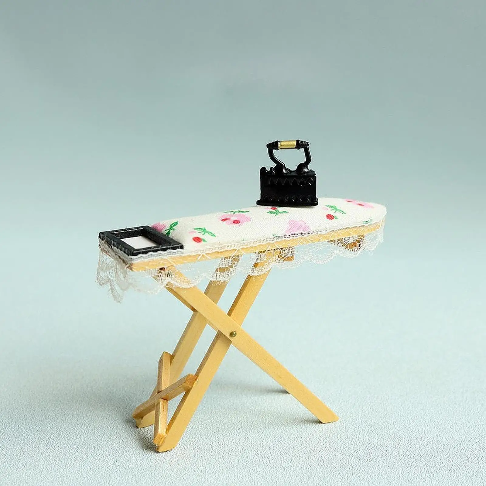 1/12 Dollhouse Ironing Table Photo Props Mini Steam Iron Model for DIY Model