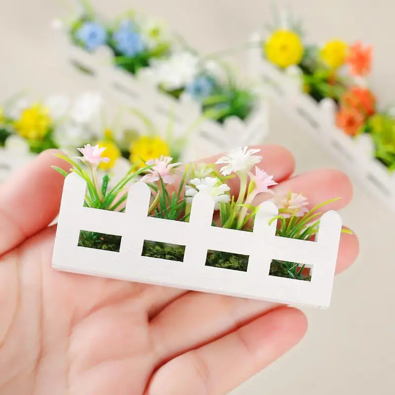 Levensechte 1 stks miniatuur potplanten met bloemhek voor fantasiespel, 1:12 schaal poppenhuis tuin decor speelgoed