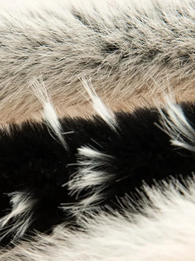 Women New Stylish Contrast Faux Fur Women Coat Elegant O-neck Single Breasted Full Sleeve Female Coats Winter Chic Lady Jacket