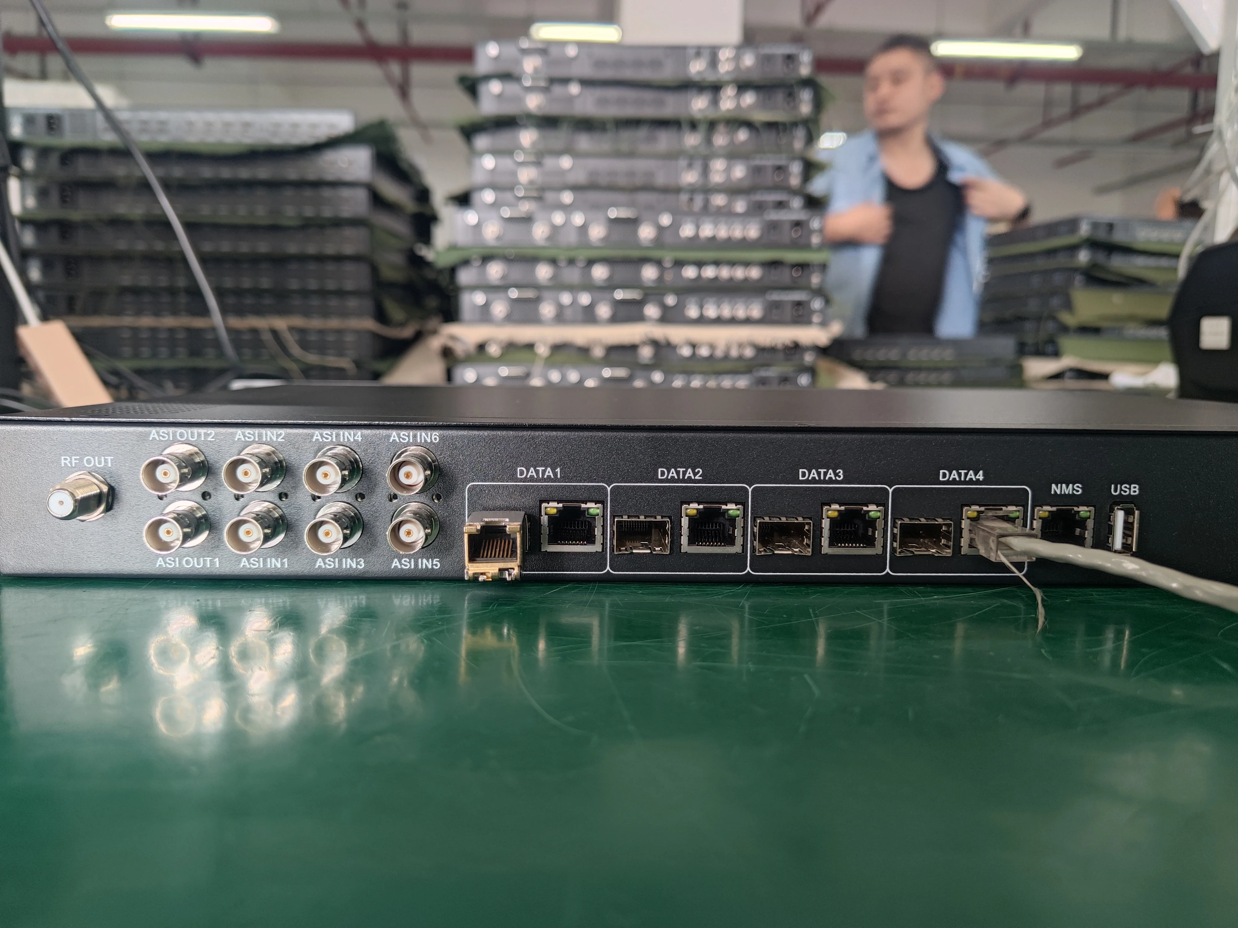 3308M -16RF مخرج IP إلى Isdbt Modulator Digital IPTV إلى ISDBT IP/ASI إلى 16 حاملًا Rf ISDB-T Modulator (DVB-T DVB-C اختياري) #3