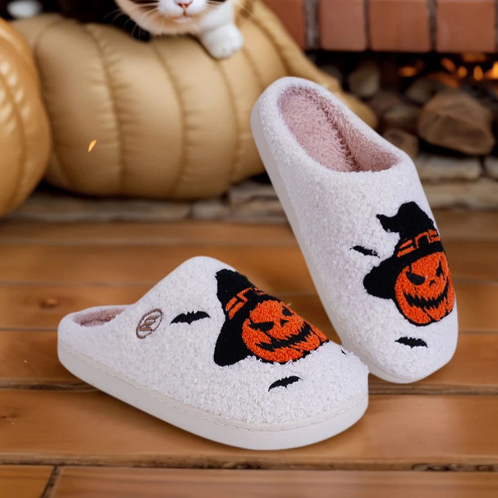 

Halloween Pumpkin Slippers Plush Closed Toe Slippers Comfortable Fluffy Couple Slippers Furry Pumpkin Bat Slippers for Men Women