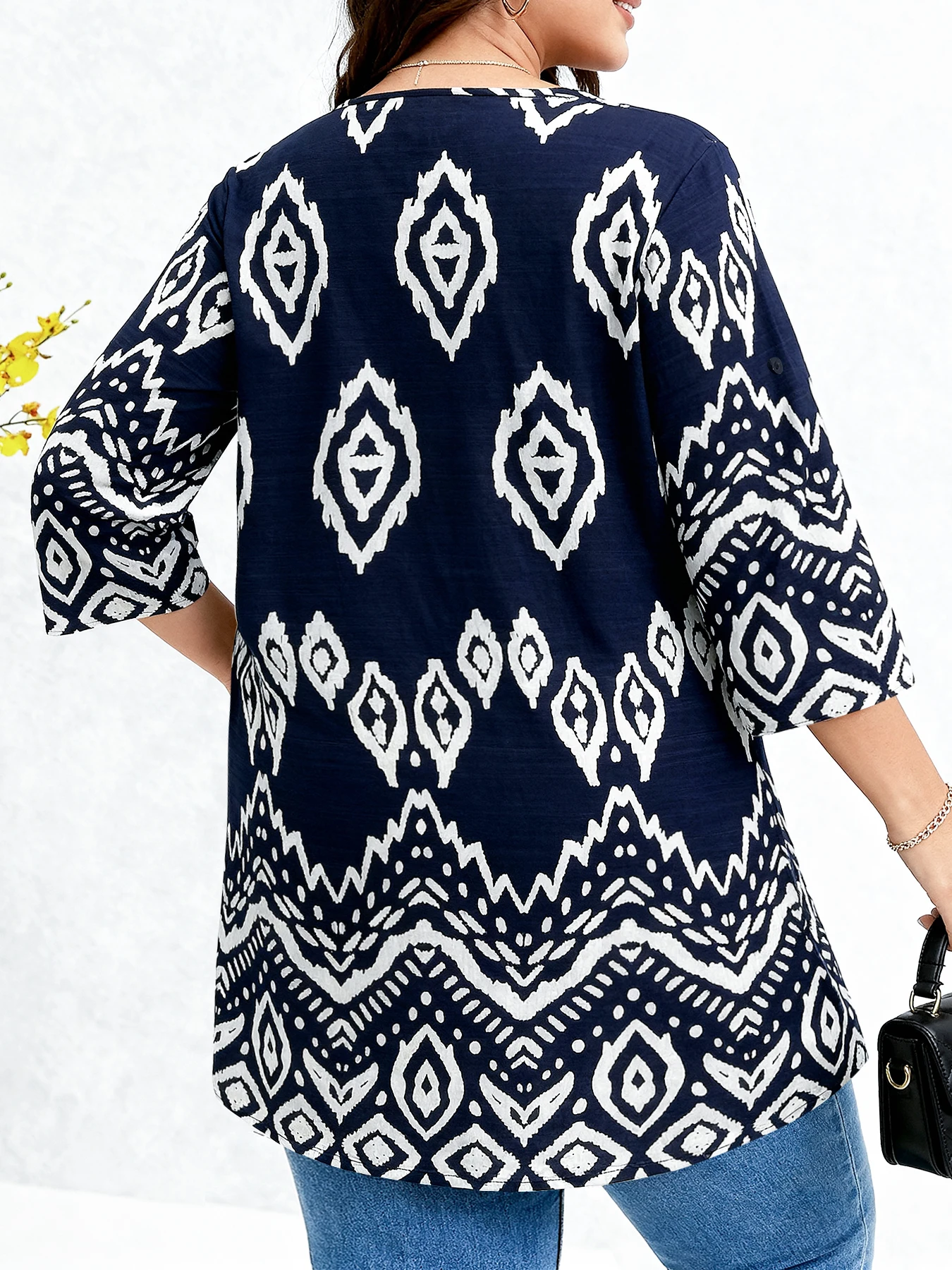 Plus Size Women's European Style Ethnic Geometric Print Top Drawstring V-Neck 3/4 Sleeve Blouse (Multiple Colors)