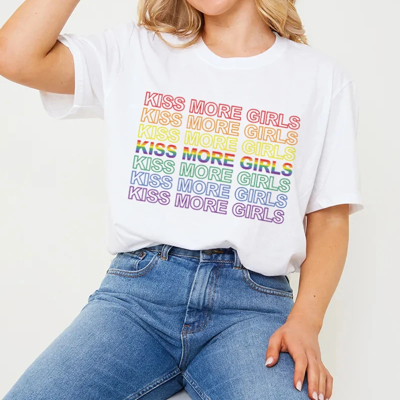

Детская футболка с надписью «Kiss More Girls ЛГБТ»