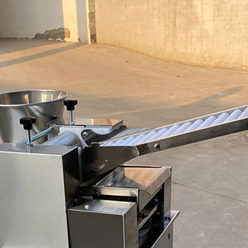 Multifunctional Automatic Wonton Momo Machine Automatic Chinese Dumpling Samoa Making Machine