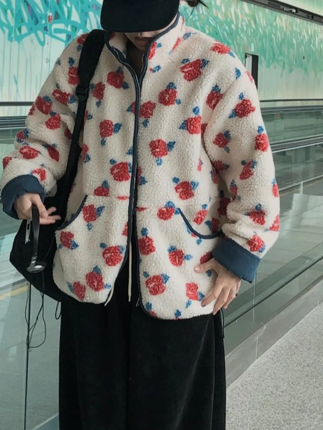 معطف نسائي شتوي من فراء الخروف مطبوع عليه وردة كلاسيكية قابل للتنفس ومتعدد الاستخدامات ودافئ طويل Sve معطف كوري فضفاض مناسب