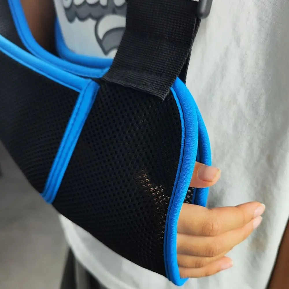 حمالة للذراع قابلة للتنفس، وسادات كتف سميكة، حزام قابل للتعديل، دعامة للساعد، سهلة الارتداء، محول كتف مريح