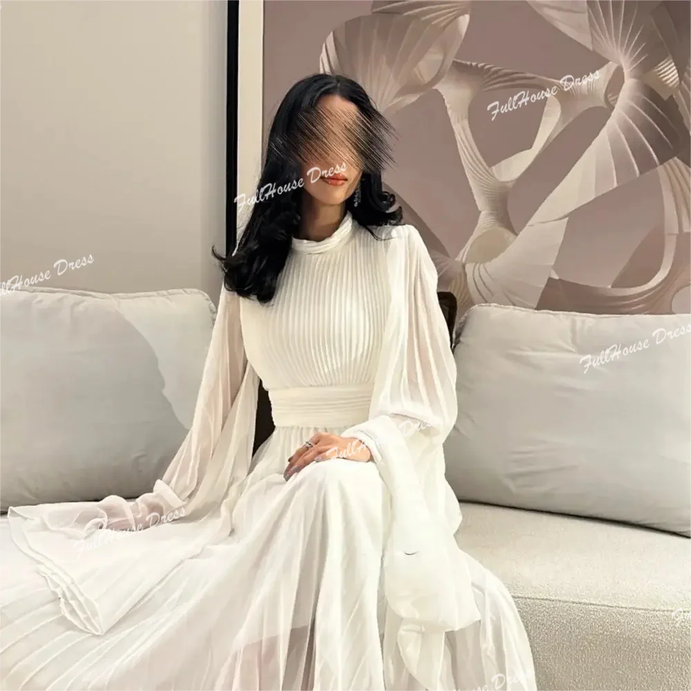 فستان سهرة رسمي بسيط مصنوع حسب الطلب برقبة عالية من الشيفون مطوي وأكمام طويلة على شكل جناح الخفّاش فستان حفلات طويل متدفق فيستدوس دي