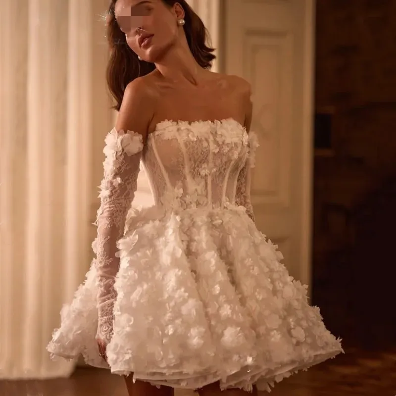 

2026 Luxury Lace Appliques Mini Wedding Dress Pleated 3D Flowers Strapless Bride Party Dresses Sexy Open Back Short Ball Gowns