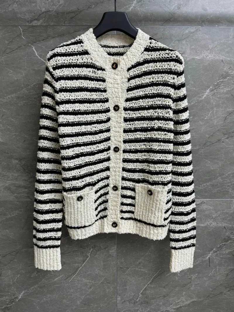 2024 Autumn New Women's Sweater Comfortable, Exquisite, High end Customized New Women's Slim Fit Knitted Round Neck Cardigan