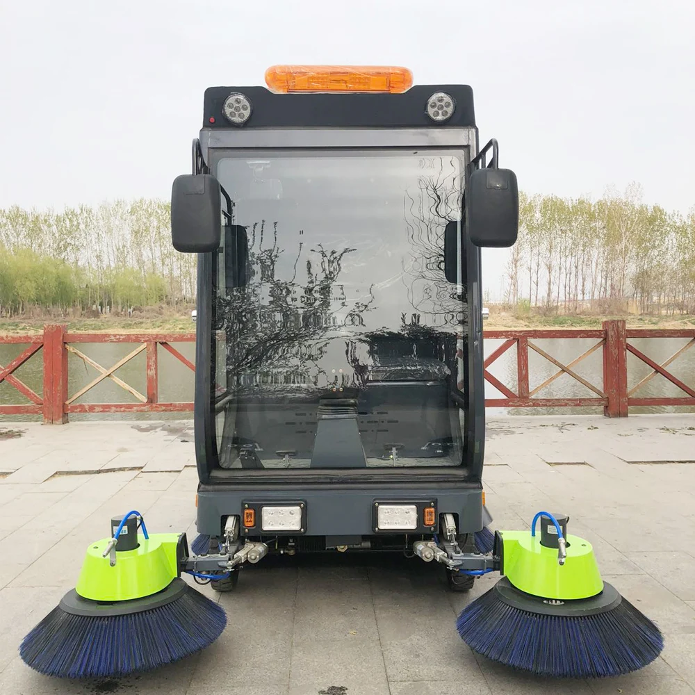 Electric Ride on Road Sweeper with Fog Cannon Industrial Floor Cleaning Machine for Factory Warehouse