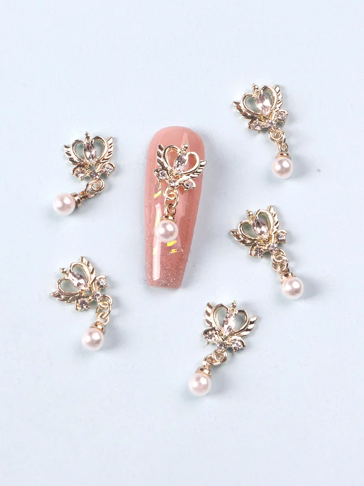 หมุดโลหะ6ชิ้นอุปกรณ์เล็บเล็บสีทองรูปทรงหรูหราอุปกรณ์การตกแต่งศิลปะเล็บพลอยเทียม