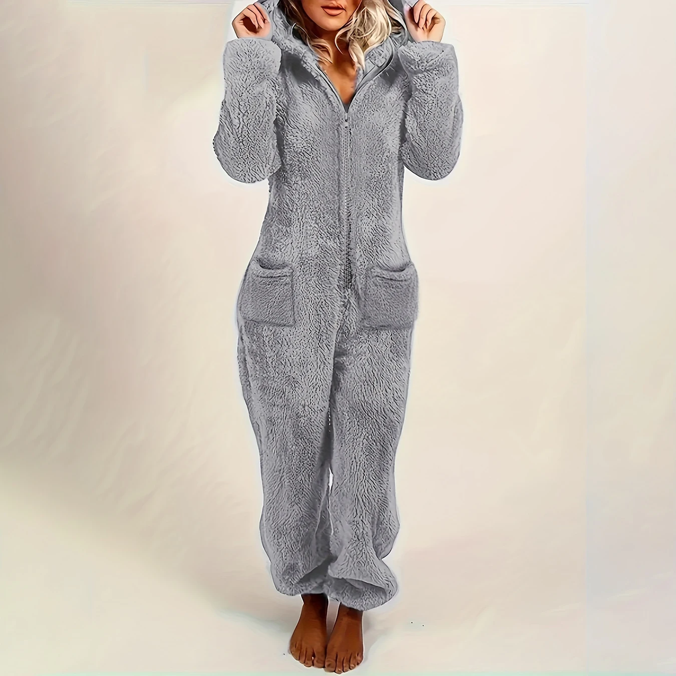 

Повседневный серый плюшевый комбинезон на молнии с капюшоном для женщин осенью и зимой теплый и удобный. Повседневная верхняя одежда для женщин.
