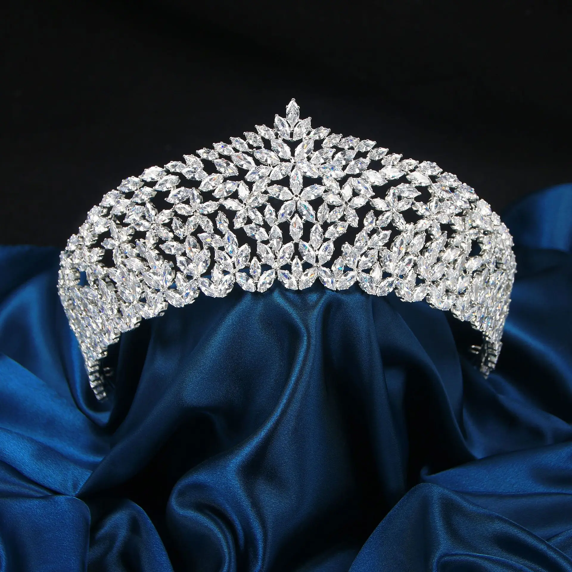 

Luxury AAA Cubic Zirconia Tiaras Silver Bridal Crown Elegant Headwear Prom Pageant Diadem Wedding Hair Accessories Party Jewelry