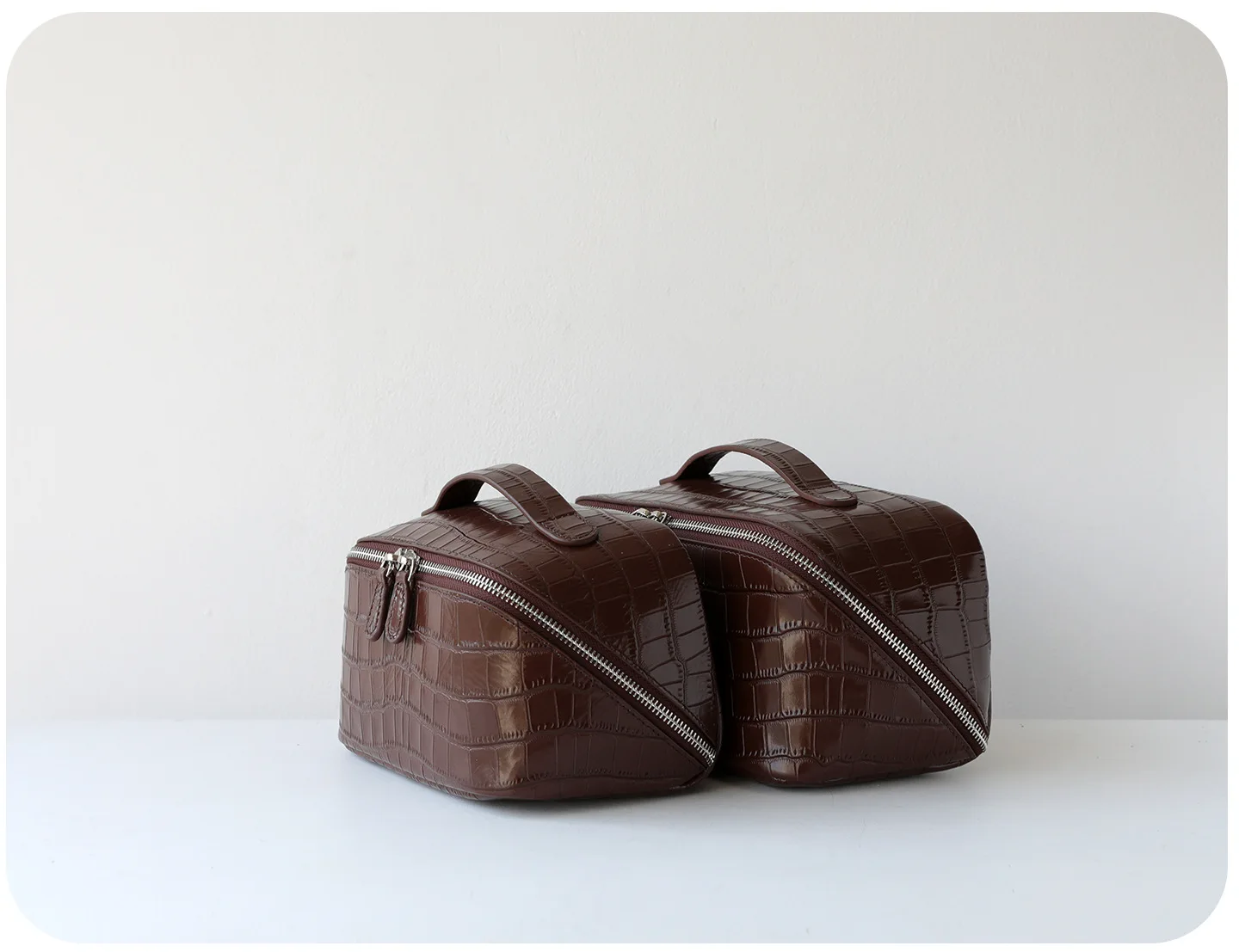 Waschtasche aus echtem Leder mit Krokodilstruktur, großes Fassungsvermögen, Reise-Kosmetik- und Toilettenartikel-Organizer, Damentasche, Make-up-Tasche, Luxustasche – Detail 15