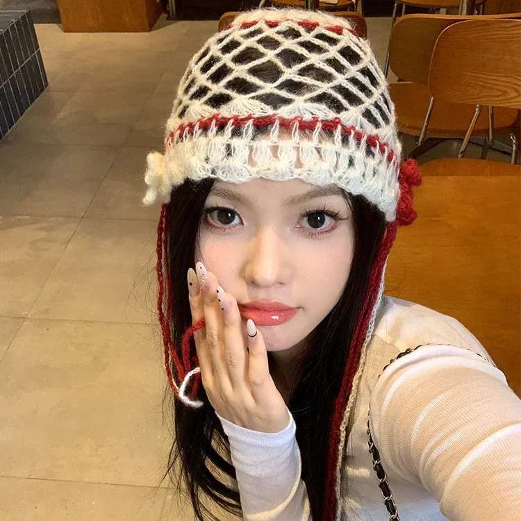 Kawaii-Hüte für Damen, süß, süß, Y2K, ausgehöhlte Blumen-Brötchen-Mütze, farbblockiert, gestrickt, Wolle, kalte Mütze, Baskenmütze, koreanische Version, Kappen