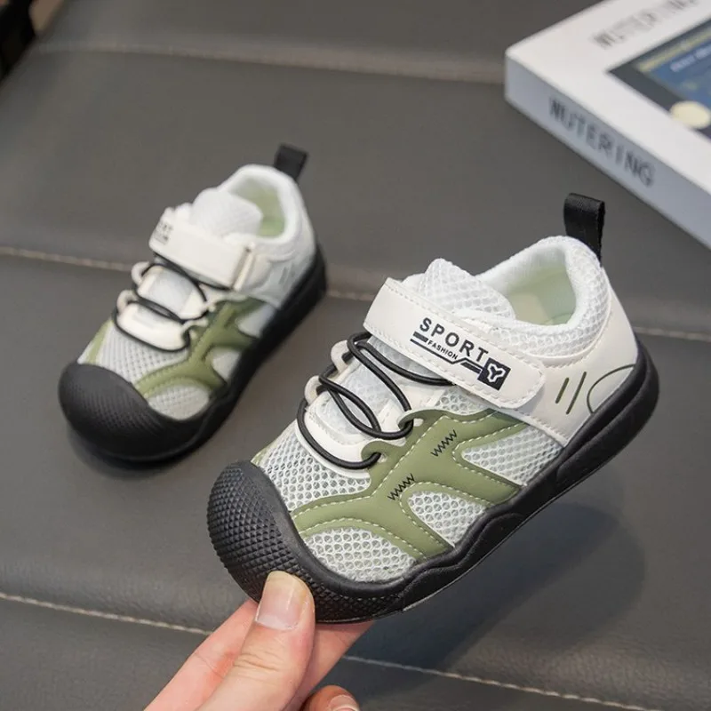 New Autumn Versatile Childrens Sports Shoes Breathable Mesh Running Shoes with Foot Protection Soft Stable Daily Casual Shoes