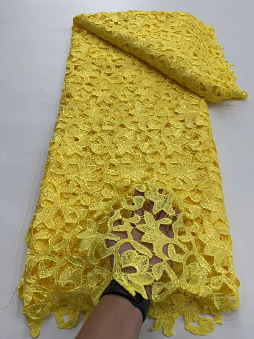 

Новый стиль, желтый гипюровый шнур, африканская кружевная ткань, 2022, французская нигерийская водорастворимая кружевная ткань для женщин, праздничное платье KR25125