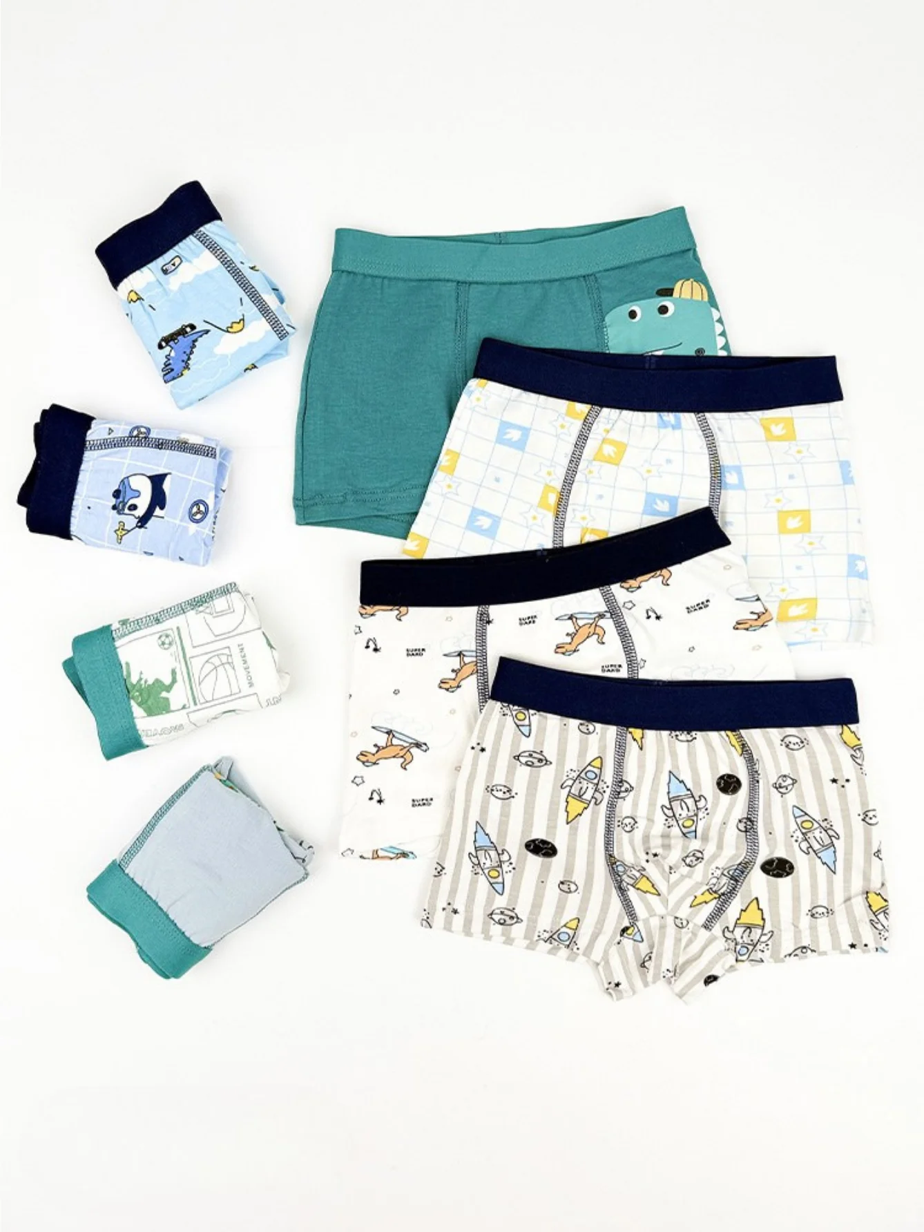 16 Pack Kids Cotton Boxer Umderwear High Elastic Waist and Breathable Underpants for Boys
