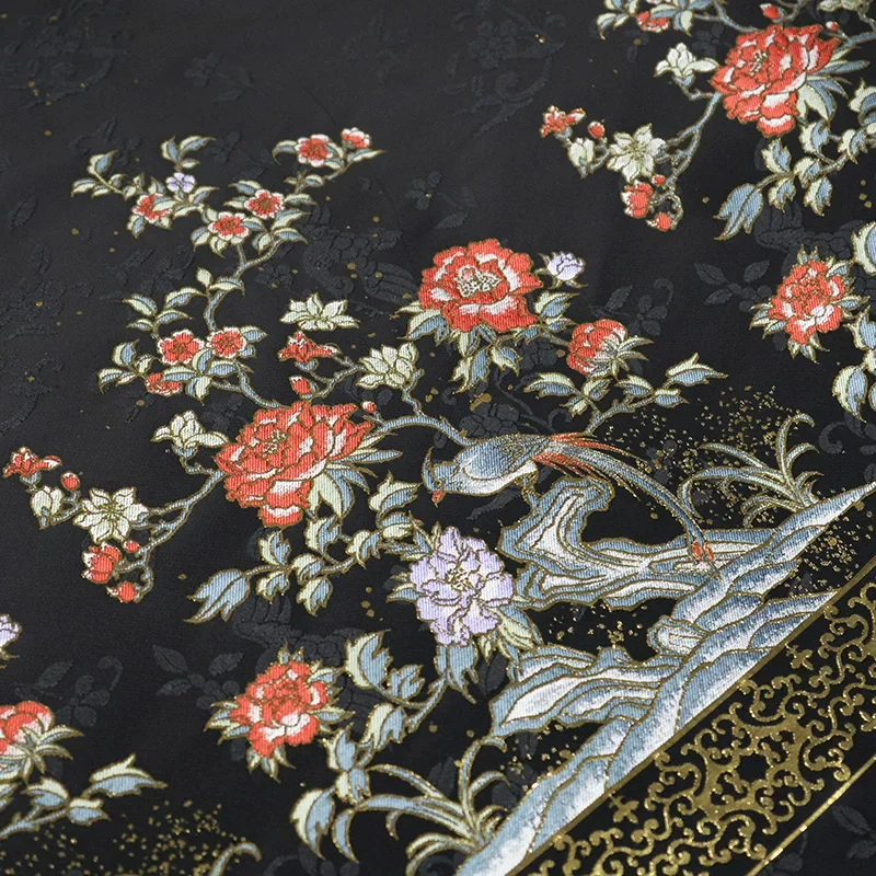 

Традиционная ткань ханьфу — жаккард с золотой нитью и серебряным перламутром для юбок «Лошадиная мордочка» (весна/лето)