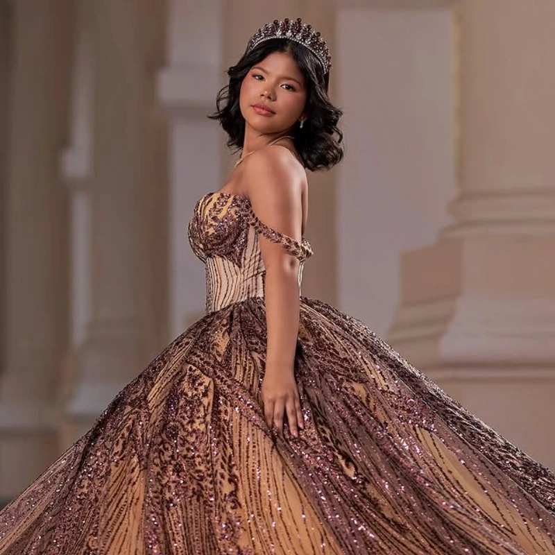 Robe Quinceanera personnalisée couleur champagne brillant, épaules dénudées, paillettes appliquées en dentelle et tulle, robes de 15 Quinceanera ﻿