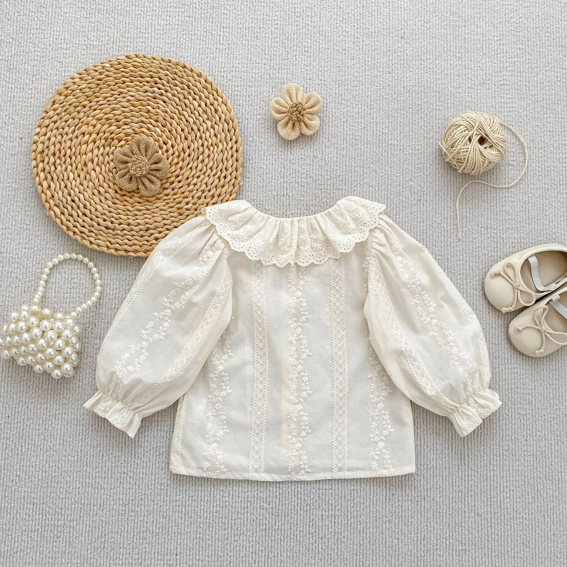 Kleinkind Mädchen Spitzenbluse mit Peter-Pan-Kragen, Vintage-Stickerei, Langarm-Rüschenmanschette, Süße Kinder-Oberteile für Frühling und Herbst – Detail 2