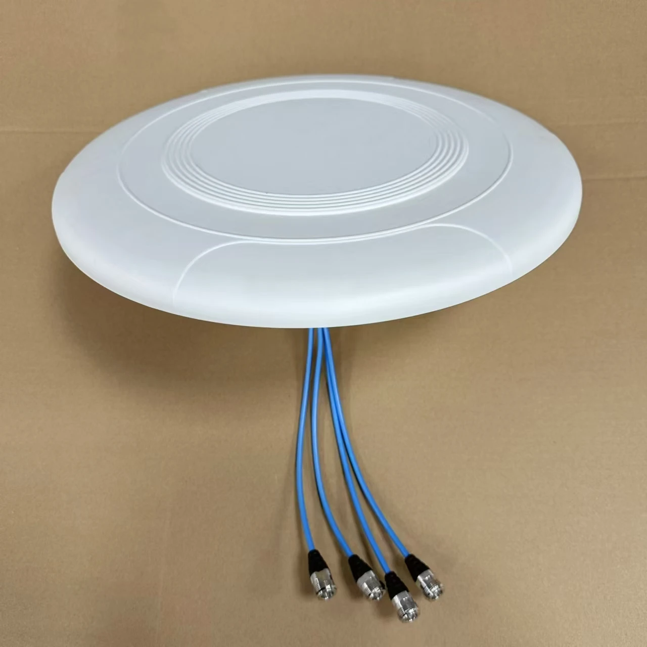 4X4 MIMO Wide Band Omni Directional Ceiling Antenna 5G 698-4000MHz Compatible GSM 2G 3G SDMA 4G Lte 5G Communication Antenna