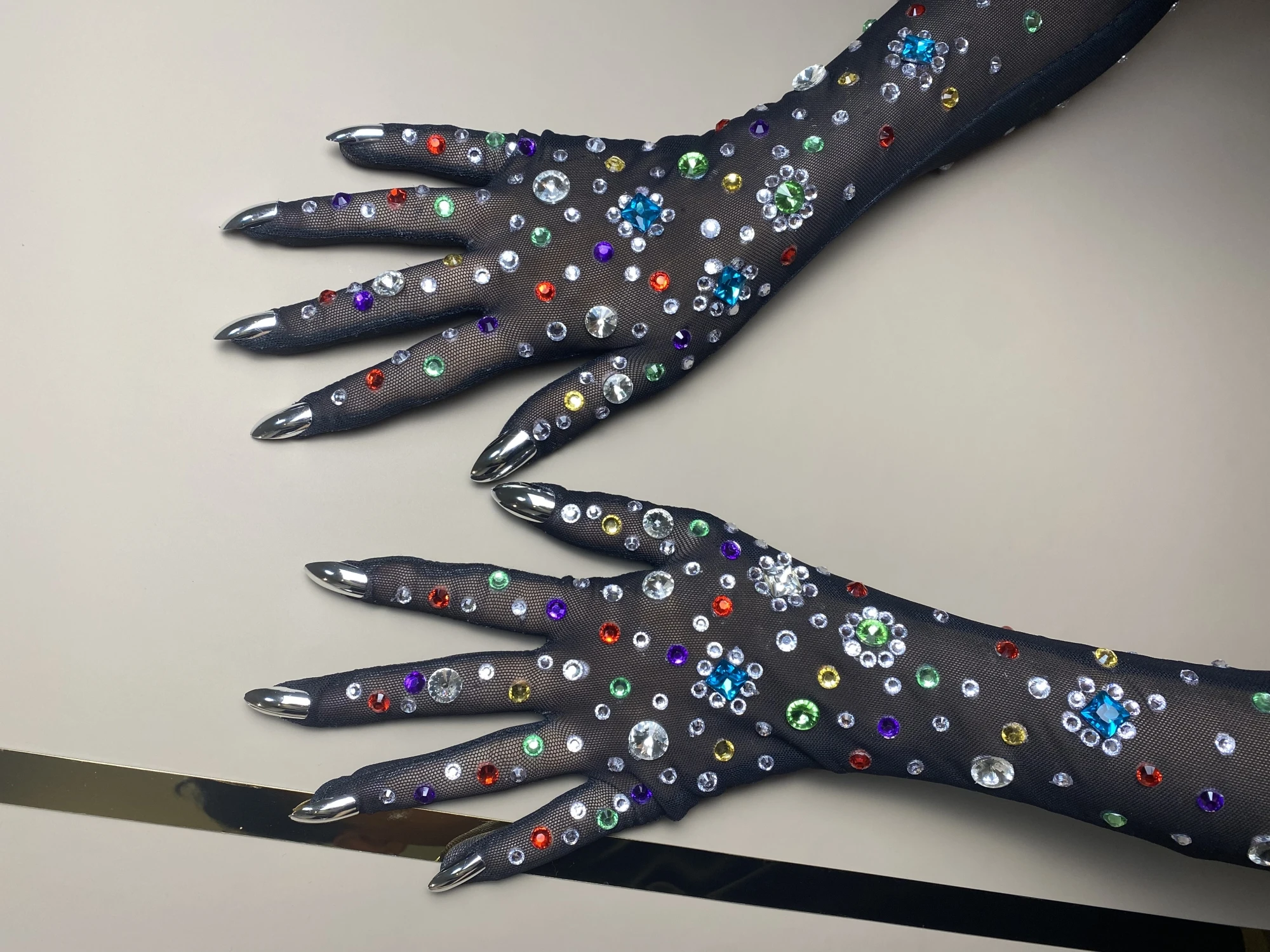 Luxurious Stretch Rhinestone Gloves WomenSparkling Crvsta Mesh Long Perspective GlovesDancer Singer Stage Wear Accessories D033