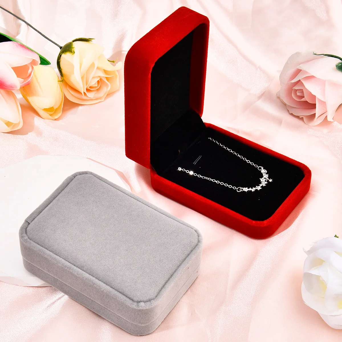 1 round cornered velvet jewelry box, long chain bracelet, ring packaging box, jewelry storage box, necklace box