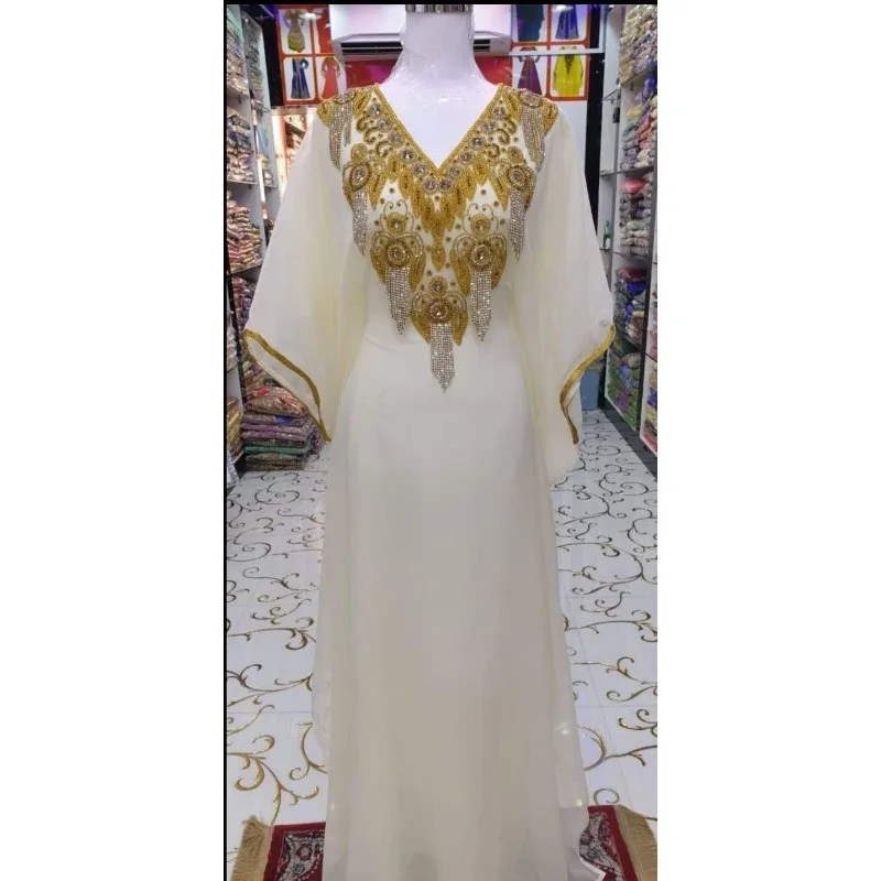 

Offering Maxi Jabaliya Abaya Wedding Dresses At Dubai Cafes India & Pakistan Clothing