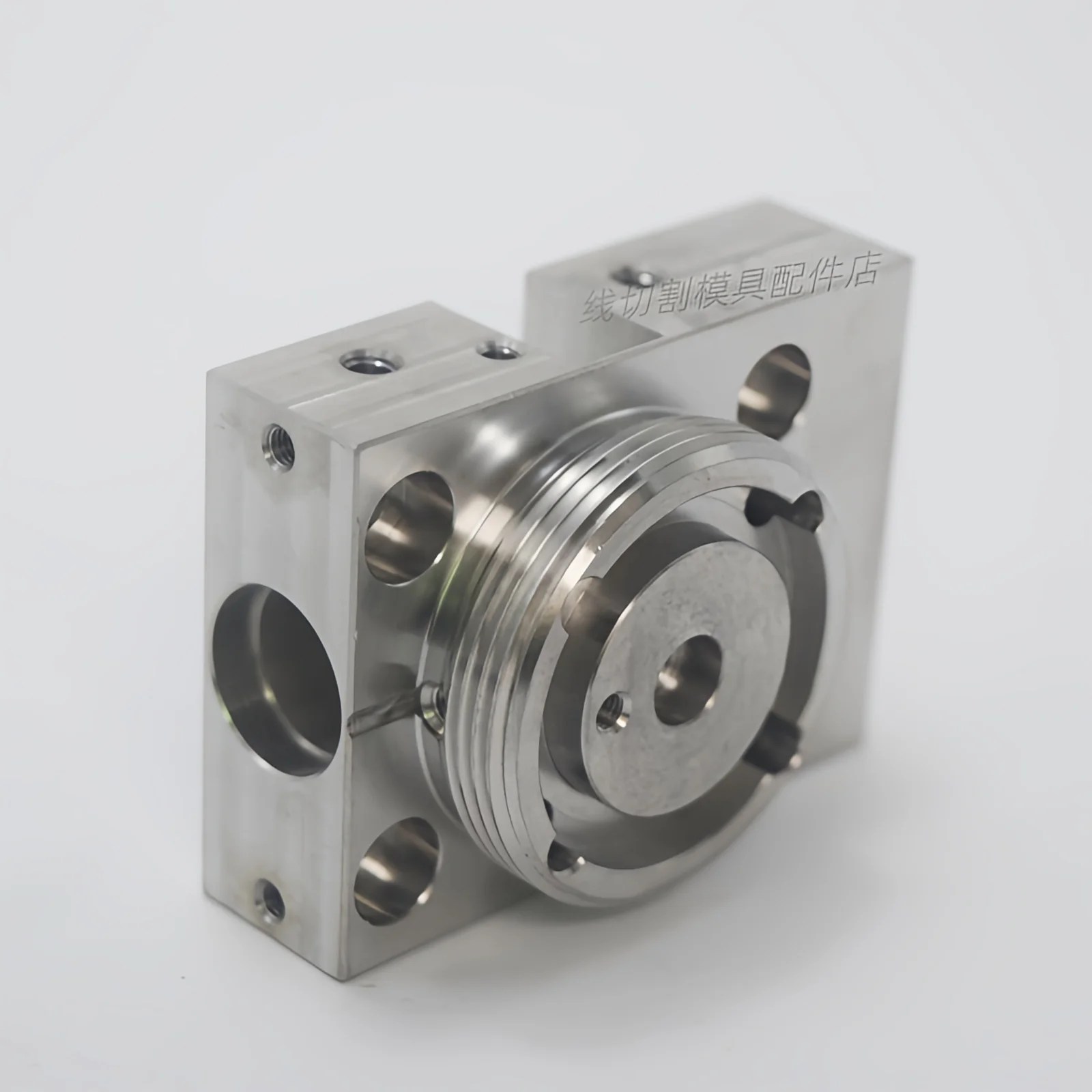 قاعدة دليل القالب A290-8120-Z763 edm 1iE لآلات سلسلة Fanuc iD، iE، CiA، C400iA، C600iA. أجزاء ارتداء Fanuc edm A2908120Z763