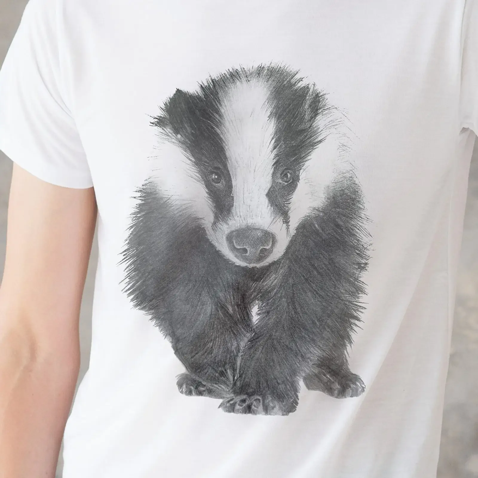 Men's White Cotton T shirt Black And Baby Badger Illustration Print Soft Casual  Top vintage Washed Top For Everyday Wear